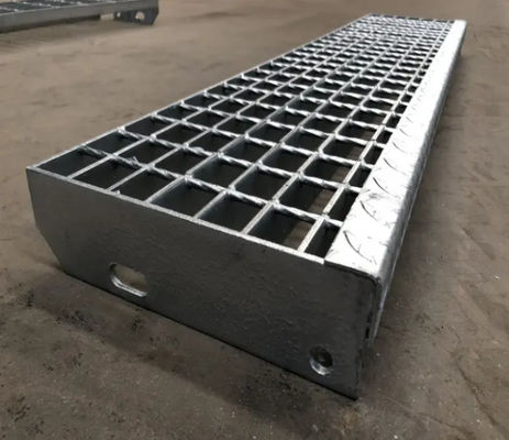 Погружение проступей лестницы решетки Q235 T4 стальное горячее гальванизируя