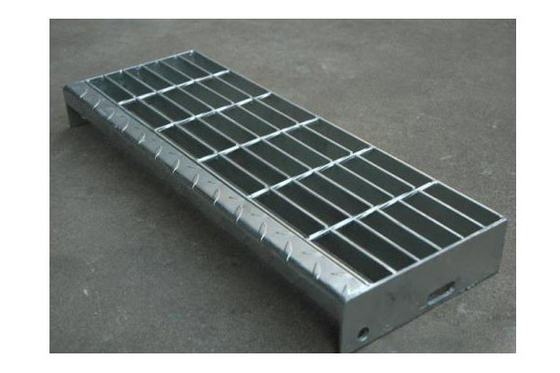 T4 Checkered Platenosing скрепило болтами стальной тангаж проступей лестницы 60mm решетки металла