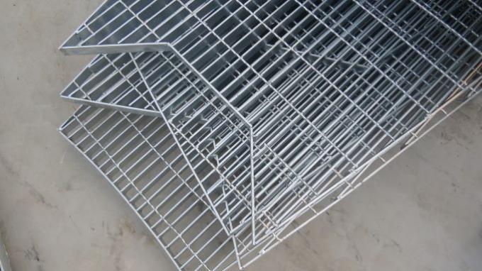 стальная решетка металла